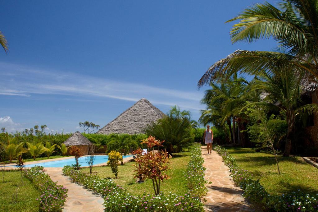 Sheba Cottages - Diani Beach Exteriör bild