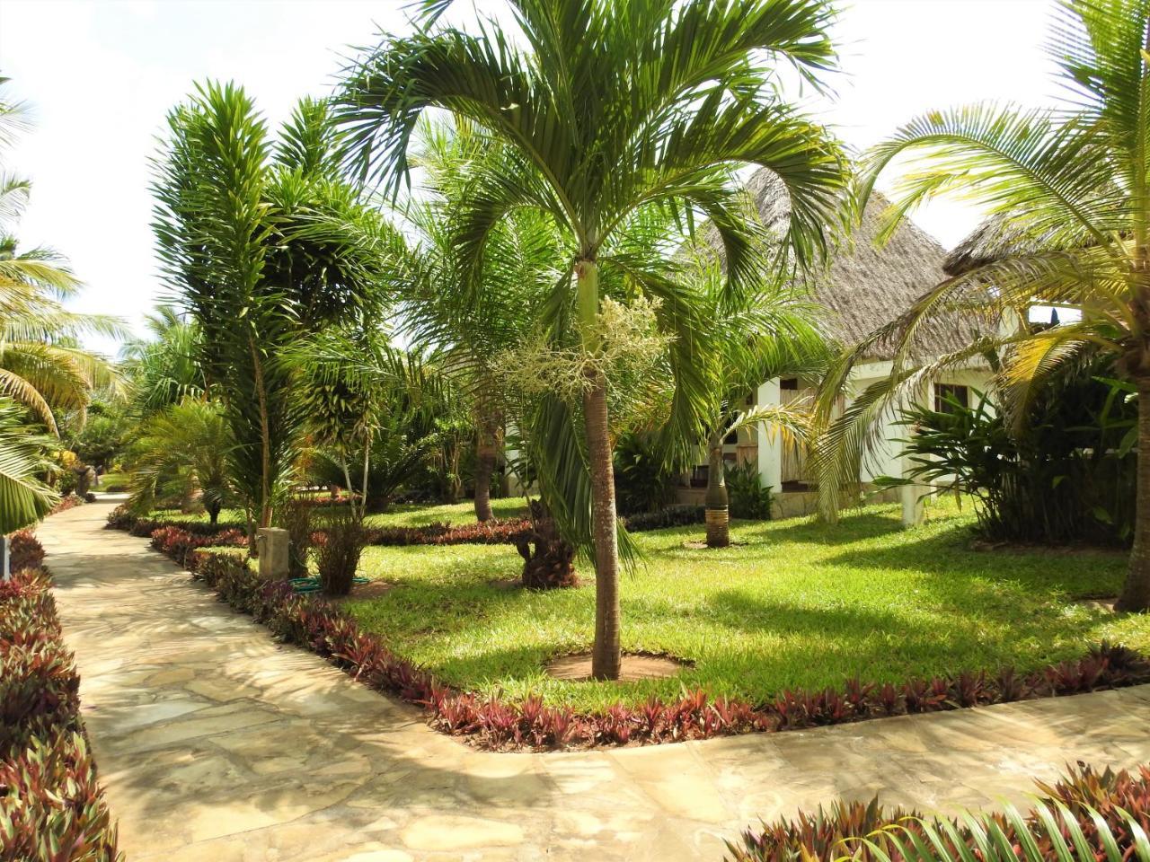 Sheba Cottages - Diani Beach Exteriör bild