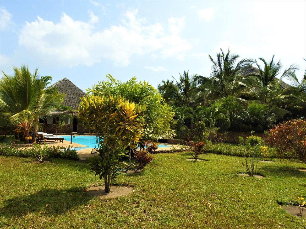 Sheba Cottages - Diani Beach Exteriör bild